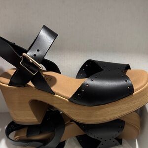 Black Platform Sandal with Wood-Effect Heel